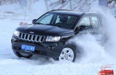 冰天雪地里的小戰(zhàn)士 吉普指南者冰雪試駕