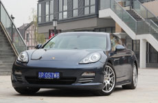依舊是一部真正的保時(shí)捷 試駕Panamera 4