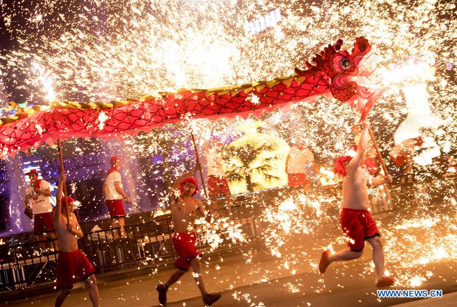 #CHINA-LANTERN FESTIVAL-CELEBRATIONS (CN)