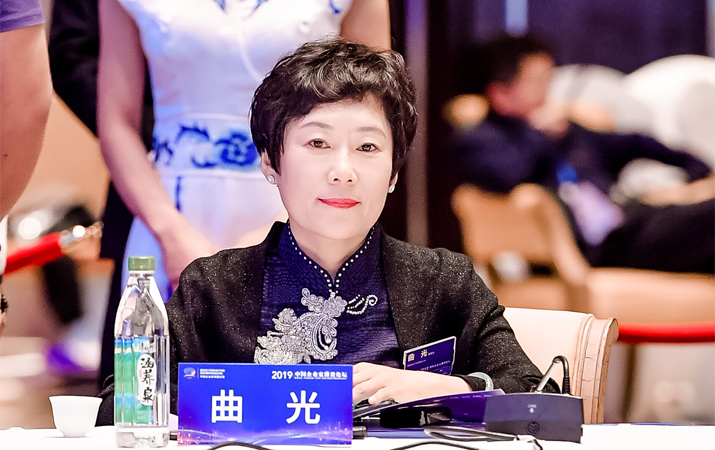 曲光：高效、成熟的私人銀行對(duì)國(guó)家和社會(huì)有積極的意義