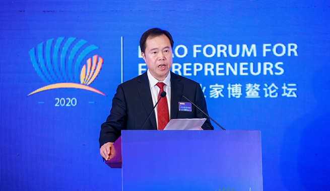 中鐵高新工業(yè)股份有限公司黨委書記、董事長(zhǎng)易鐵軍演講