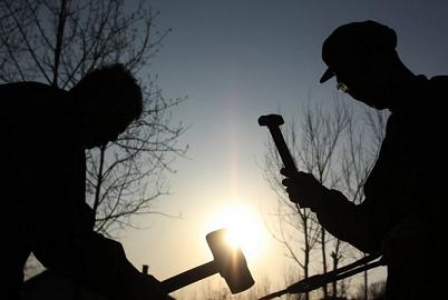 新經(jīng)濟景氣度走高 傳統(tǒng)產(chǎn)業(yè)苦樂不均