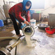 奶業(yè)困局，路在何方？