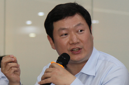 嘉實(shí)基金首席策略師、券商業(yè)務(wù)部總經(jīng)理簡(jiǎn)斌