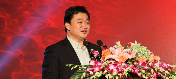 新華網(wǎng)董事長、總裁田舒斌致開幕詞