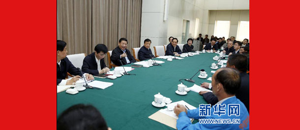 總書(shū)記同我們共話中國(guó)夢(mèng) 習(xí)近平同全國(guó)勞模代表座談