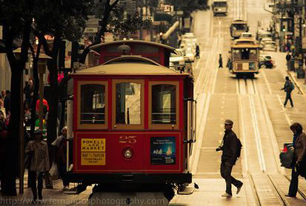 達(dá)沃斯為何罕見(jiàn)前呼后擁？