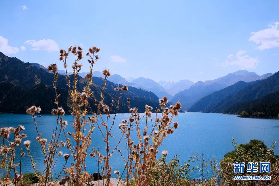 天山上的一顆明珠——天池風(fēng)光