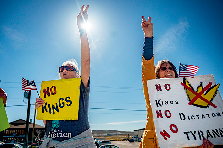 裂痕加深：被撕裂的美國(guó)社會(huì)