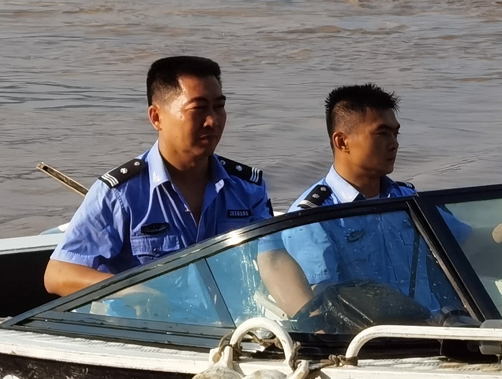 &ldquo;自費(fèi)護(hù)魚的&lsquo;民間河長&rsquo;&rdquo;鴻鵠護(hù)魚志愿隊(duì)