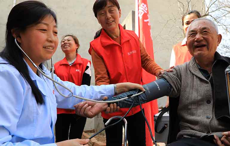 致敬偉大改革｜對(duì)話40年，講述身邊的健康故事39&mdash;免疫規(guī)劃40年，撐起健康保護(hù)傘