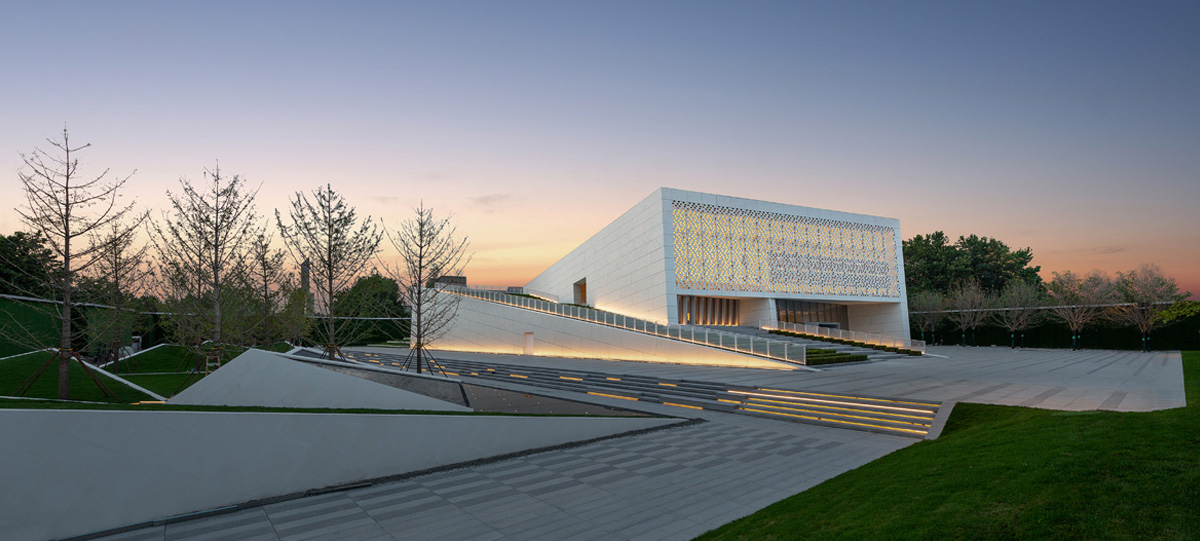 中央商務(wù)區(qū)展示中心正式對外開放，拉開了這座百年城市煥新升級的大幕