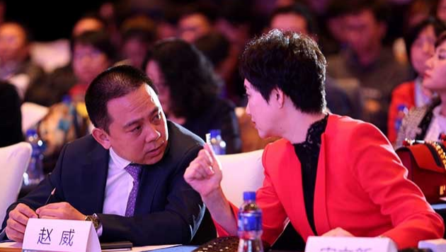 華夏幸福產(chǎn)業(yè)發(fā)展集團總裁趙威、《英才》雜志社社長宋立新現(xiàn)場交流