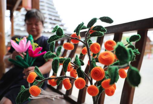 撐起防貧傘，擋住風(fēng)和雨