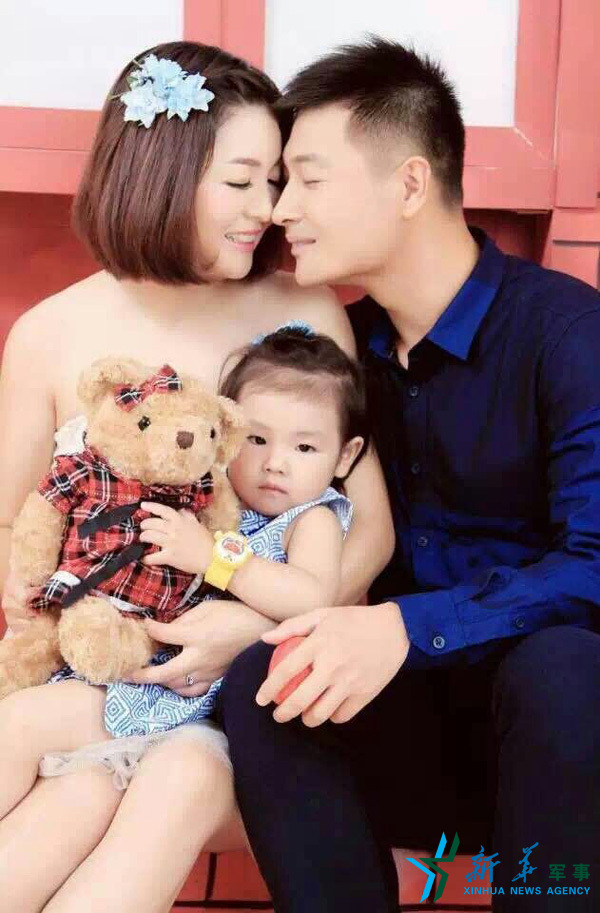 &uarr;資料圖片：張超一家三口合影。