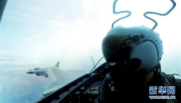 (圖文互動(dòng))(2)空軍用“生命線”引領(lǐng)新時(shí)代練兵備戰(zhàn)新航跡