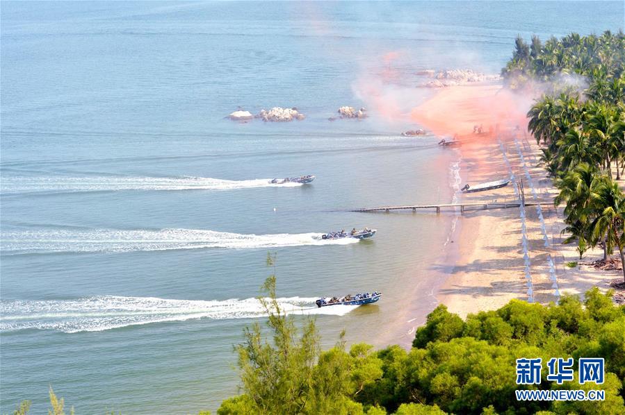 (人民海軍70年·新華全媒頭條·圖文互動)(9)向著深藍出發(fā)——獻給人民海軍成立70周年