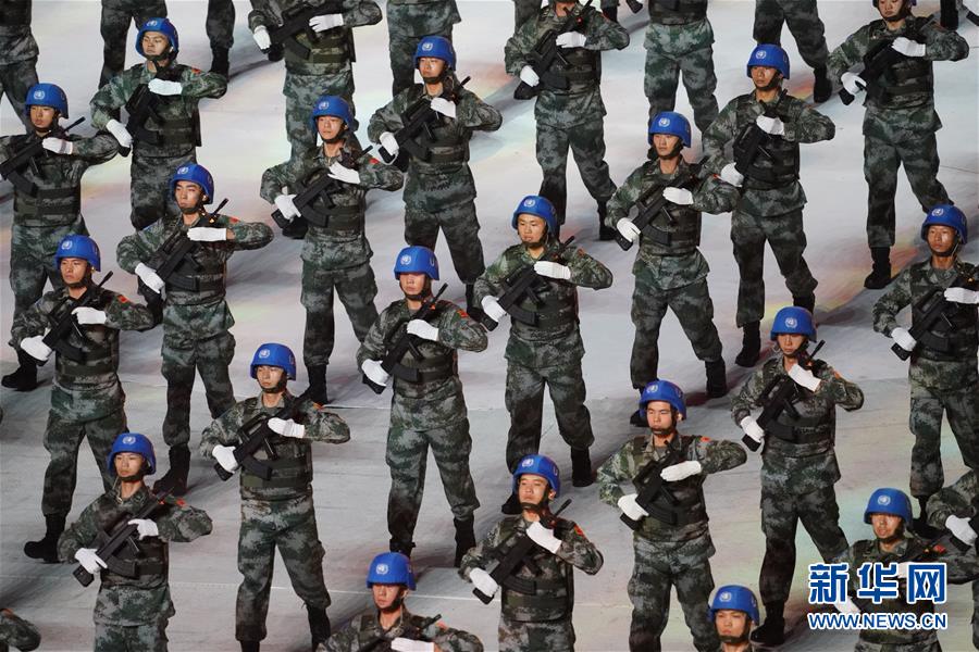 (新華全媒頭條·圖文互動(dòng))(5)和平之光閃耀軍運(yùn)——第七屆世界軍人運(yùn)動(dòng)會(huì)開(kāi)幕式側(cè)記