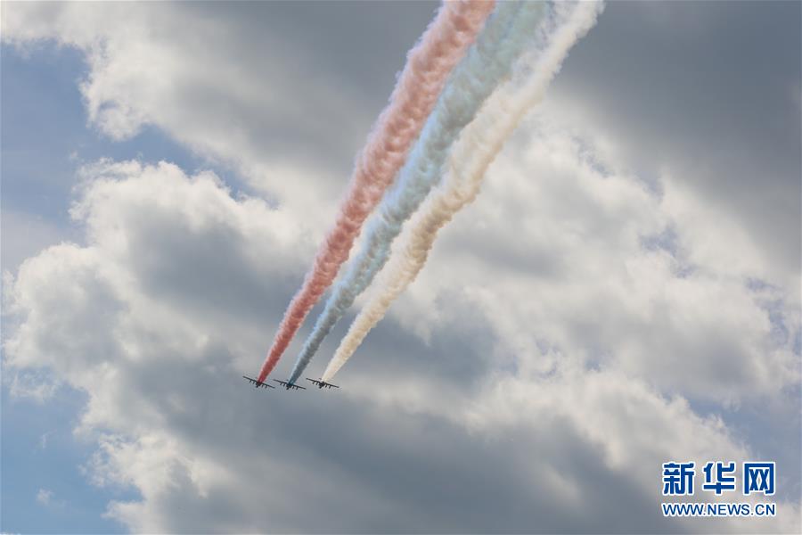 (國(guó)際·圖文互動(dòng))(3)“國(guó)際軍事比賽-2020”暨“軍隊(duì)-2020”論壇開幕 普京說(shuō)有助加強(qiáng)國(guó)防交流合作