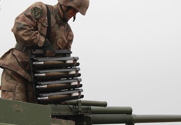 見過給火炮壓彈夾嗎？