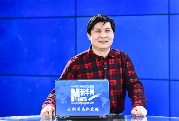 從開始的花鳥畫轉為山水畫創(chuàng)作，更欣賞山水畫的大氣。多年努力到名山大川去寫生，搜集素材，創(chuàng)作具有生活氣息的書畫作品。