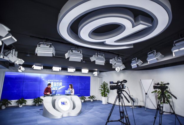 我熱愛公益，希望在這方面做出自己的貢獻。我會用我的畫作支援貧困的學生，支援患病的兒童，獻出我的愛心。