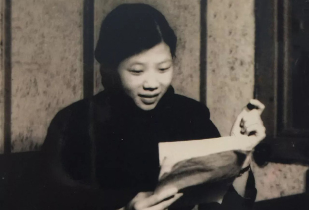 普通話推廣的重要時(shí)期，讀音以電臺(tái)為準(zhǔn)，播音員崗位責(zé)任重大，必須以身作則，多問出處。