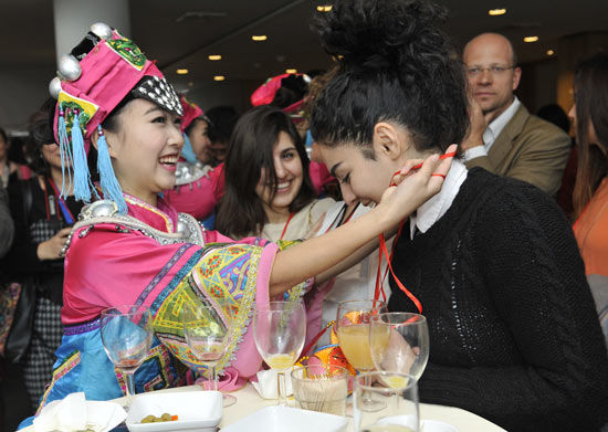 “歡樂(lè)春節(jié)”走近海外民眾 帶去中國(guó)年味