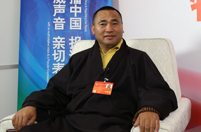 全國(guó)政協(xié)委員東寶仲巴&middot;呼圖克圖做客新華網(wǎng)、中國(guó)政府網(wǎng)兩會(huì)訪談