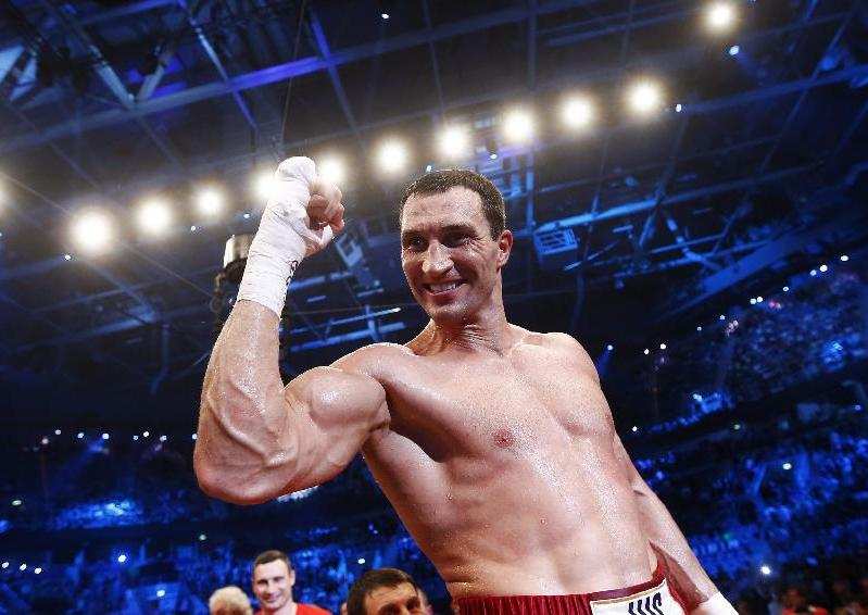 一周體育最酷時(shí)刻：&ldquo;事故現(xiàn)場&rdquo;&ldquo;皇帝稱臣&rdquo;