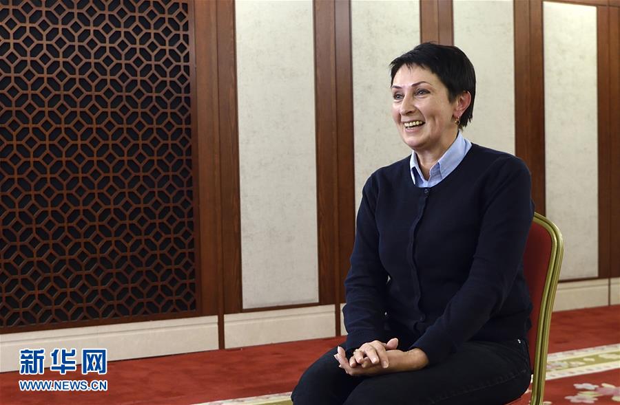 (圖文互動)(1)中國發(fā)展進(jìn)入新時(shí)代——9名外籍語言專家眼中的十九大報(bào)告