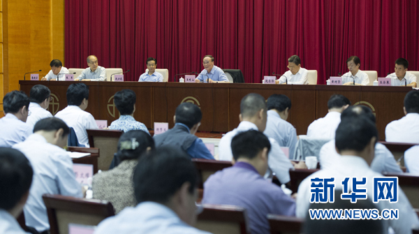 7月16日，中共中央政治局常委、中央紀(jì)委書記、中央巡視工作領(lǐng)導(dǎo)小組組長(zhǎng)王岐山在北京出席2014年中央第二輪巡視工作動(dòng)員部署會(huì)并講話。新華社記者黃敬文 攝 