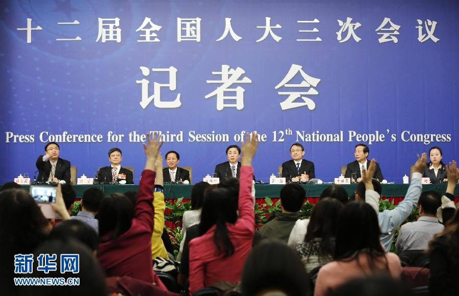 （兩會）（1）直面熱點(diǎn)　&ldquo;干貨&rdquo;不斷&mdash;&mdash;十二屆全國人大三次會議組織十?dāng)?shù)場記者會回眸