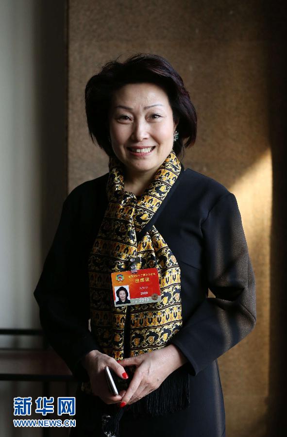 （兩會(huì)&middot;快語錄）鄭翔玲：規(guī)范藥品價(jià)格 減輕患者負(fù)擔(dān)