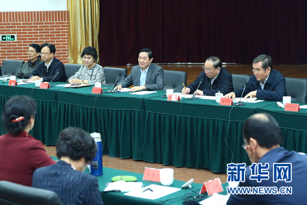 4月12日，中共中央政治局委員、中央書記處書記、中宣部部長(zhǎng)劉奇葆在北京出席&ldquo;走向世界的中國(guó)兒童文學(xué)&rdquo;座談會(huì)并講話。 新華社記者丁海濤攝