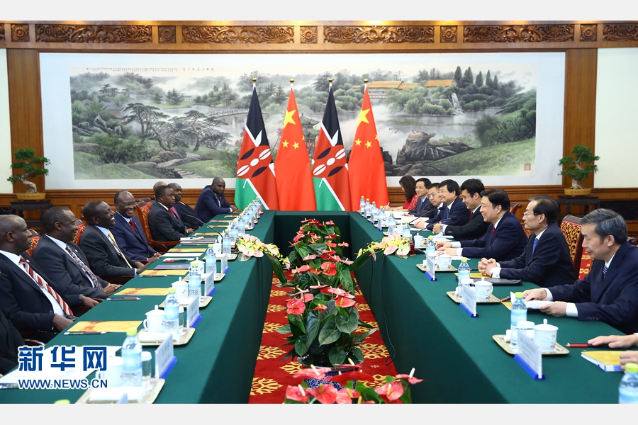 7月6日，國家副主席李源潮在北京會見來華出席生態(tài)文明貴陽國際論壇2016年年會的肯尼亞副總統(tǒng)魯托。 新華社記者 丁海濤 攝