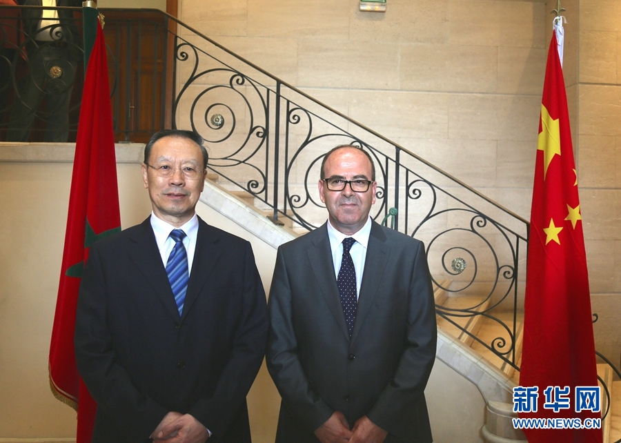 9月19日，在摩洛哥首都拉巴特，中共中央書記處書記、全國政協(xié)副主席杜青林（左）會見摩洛哥參議長本希馬。應(yīng)摩洛哥參議院邀請，中共中央書記處書記、全國政協(xié)副主席杜青林于18日至20日率中共代表團訪摩，分別會見政府首腦本&middot;基蘭、參議長本希馬、真實性與現(xiàn)代黨總書記奧馬里等。新華社記者劉鍇攝