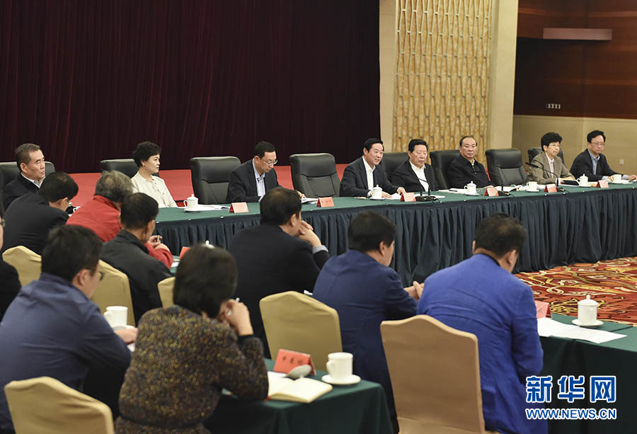 10月10日，在習(xí)近平總書記主持召開文藝工作座談會并發(fā)表重要講話兩周年之際，中宣部在北京召開繁榮文藝創(chuàng)作經(jīng)驗交流會。中共中央政治局委員、中央書記處書記、中宣部部長劉奇葆出席會議并講話。新華社記者高潔攝