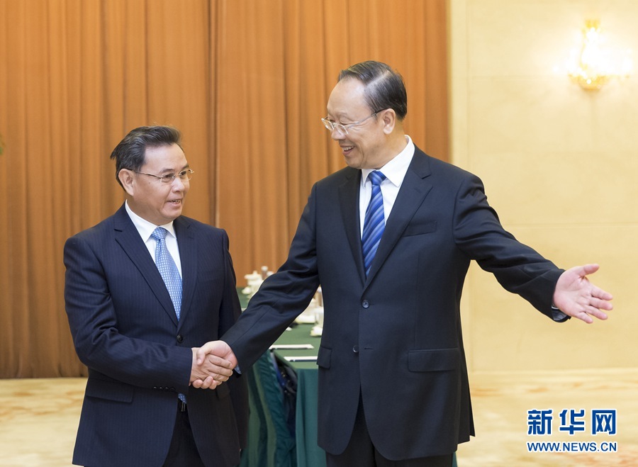 10月12日，中共中央書記處書記、全國政協(xié)副主席杜青林在北京會見來華訪問并出席&ldquo;2016中國共產(chǎn)黨與世界對話會&rdquo;的老撾人革黨中央政治局委員、建國陣線中央主席賽頌蓬&middot;豐威漢率領(lǐng)的老撾人革黨代表團(tuán)?！⌒氯A社記者丁海濤攝