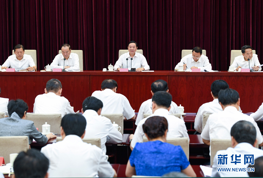 7月28日，中宣部在北京召開全國宣傳部長專題工作會議，學(xué)習(xí)貫徹習(xí)近平總書記在省部級主要領(lǐng)導(dǎo)干部專題研討班上的重要講話精神。中共中央政治局委員、中央書記處書記、中宣部部長劉奇葆出席會議并講話。新華社記者張領(lǐng)攝