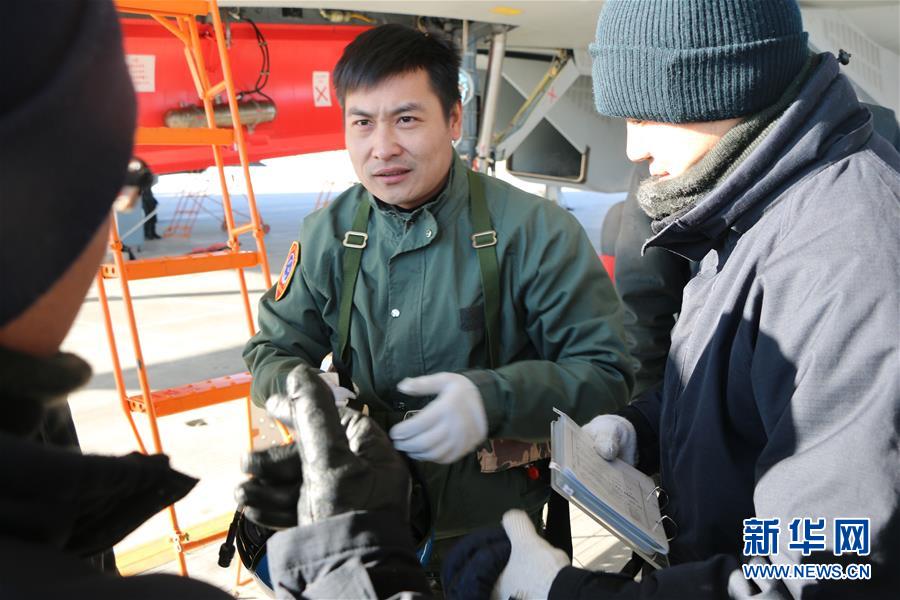 （建軍90周年&middot;英雄&middot;圖文互動）（2）聽，渤海灣有風(fēng)吹過來&mdash;&mdash;追記海軍某艦載航空兵部隊一級飛行員張超