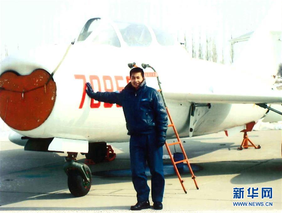 （建軍90周年&middot;英雄&middot;圖文互動）（3）聽，渤海灣有風(fēng)吹過來&mdash;&mdash;追記海軍某艦載航空兵部隊一級飛行員張超