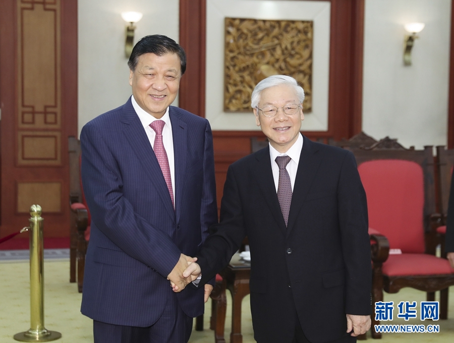 應(yīng)越南共產(chǎn)黨邀請，中共中央政治局常委、中央書記處書記劉云山9月18日至19日對越南進(jìn)行正式訪問。這是9月18日，劉云山在河內(nèi)會見越共中央總書記阮富仲。 新華社記者 丁林 攝