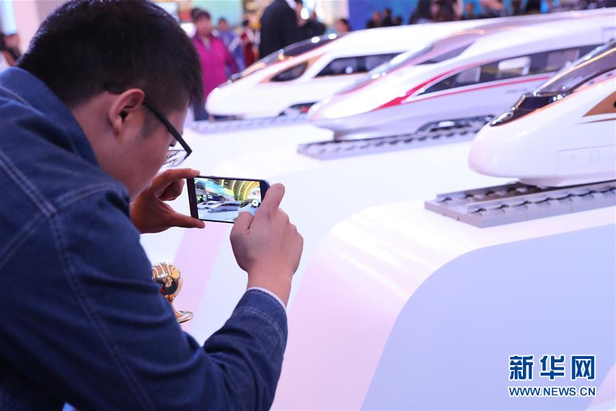 （十九大時光&middot;圖文互動）（2）向著夢想，奮進！&mdash;&mdash;來自&ldquo;砥礪奮進的五年&rdquo;大型成就展現(xiàn)場的報道 