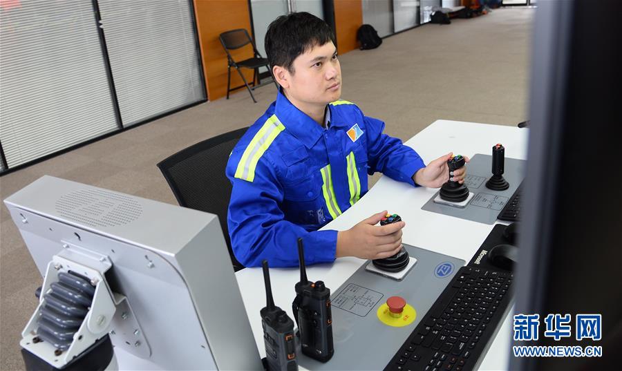 (十九大時(shí)光·圖文互動(dòng))(2)歷史性成就彪炳史冊(cè) 新時(shí)代藍(lán)圖催人奮進(jìn)——來自基層蹲點(diǎn)現(xiàn)場(chǎng)的報(bào)道