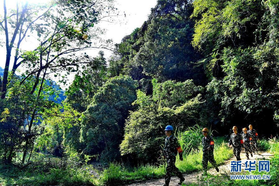 (十九大時光·圖文互動)(6)變革不平凡 奮進新時代——來自基層蹲點現(xiàn)場的報道