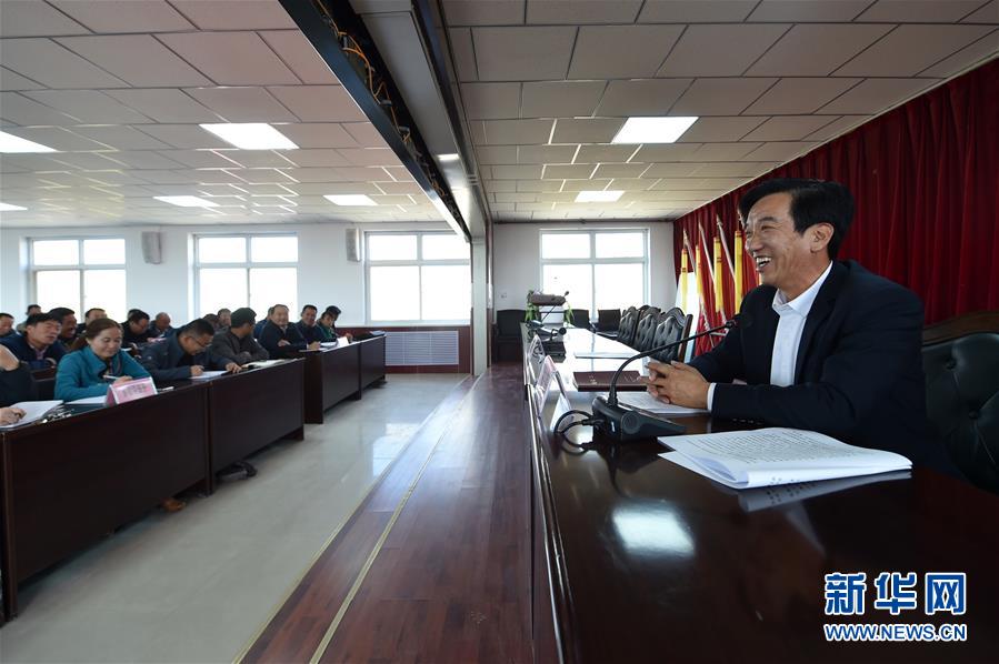 （十九大代表在基層&middot;圖文互動）（1）朱玉國：打贏脫貧攻堅戰(zhàn)的責(zé)任　一刻不能忘 