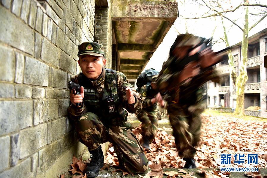 （新華全媒頭條&middot;圖文互動(dòng)）（11）備戰(zhàn)踏上新起點(diǎn)，練兵展現(xiàn)新氣象&mdash;&mdash;2018中國(guó)軍隊(duì)新年開(kāi)訓(xùn)全景大掃描