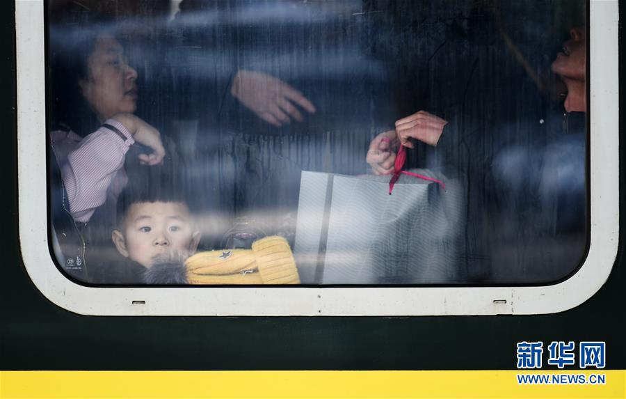 （關注春運）（5）春運中的&ldquo;萌寶寶&rdquo;