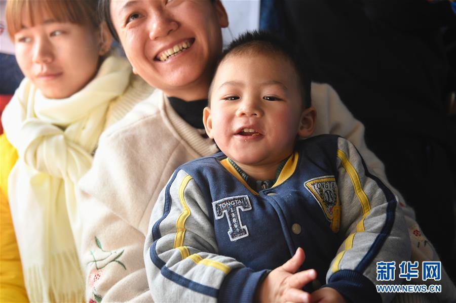 （關(guān)注春運）（10）春運中的&ldquo;萌寶寶&rdquo;